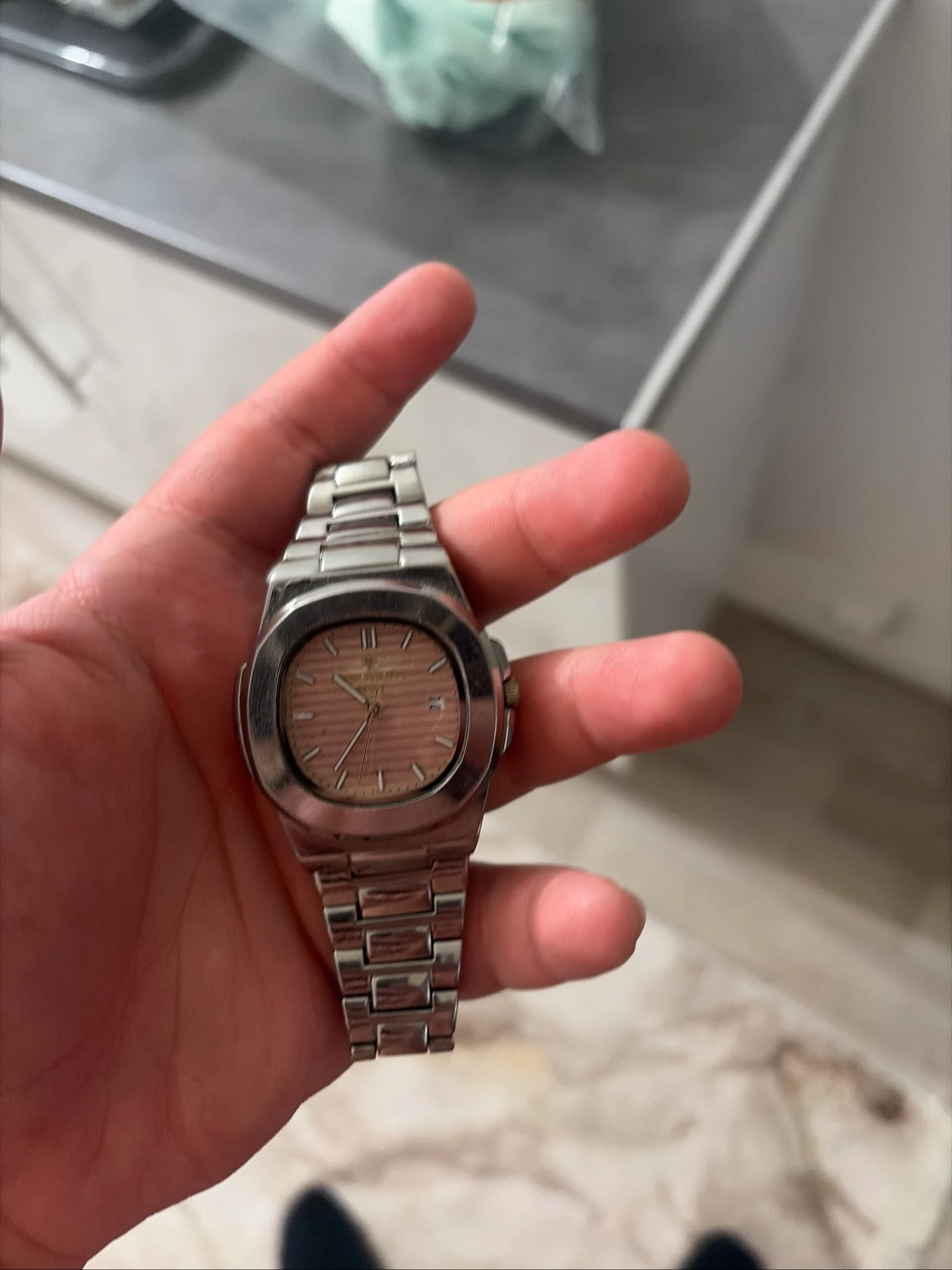 Montre rose et argenté 